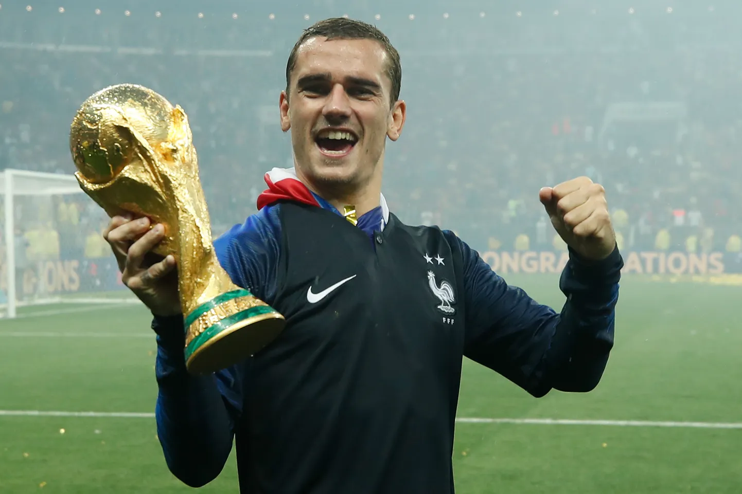 Antoine Griezmann mullu Venemaal MM-trofeega.