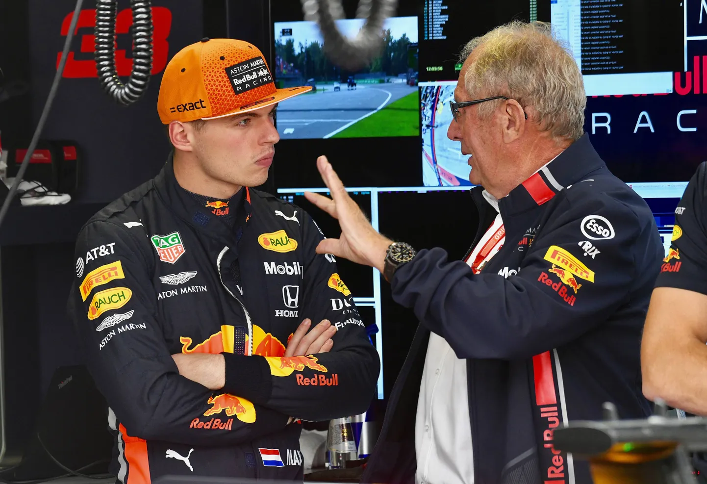 Helmut Marko (paremal) ja Max Verstappen.