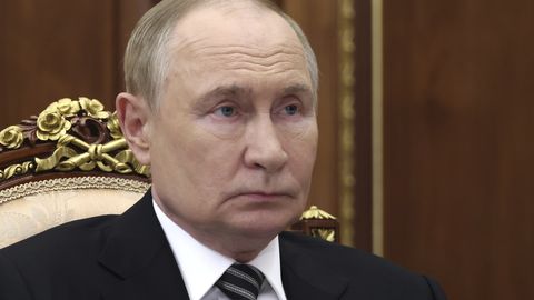 Šveice nodrošinās diktatoram Putinam imunitāti, ja viņš ieradīsies uz miera sarunām