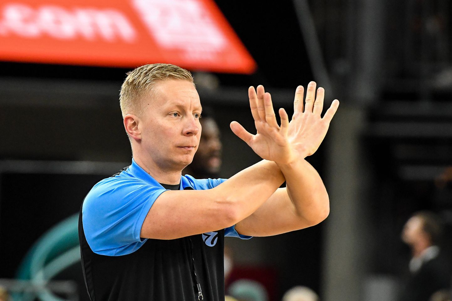 Kunagisest Eesti meistriliiga vahetusmängijast Rain Peerandist on saanud Euroopa tippu kuuluv korvpallikohtunik.