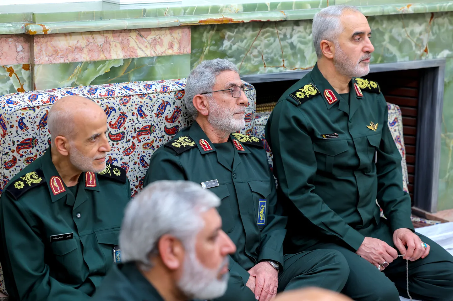 Iraani relvajõudude ideoloogilise eliitüksuse Islamirevolutsioonilise Kaardiväekorpuse (IRGC) välisoperatsioonide üksuse Quds juht Esmail Qaani (keskel, prillidega) võttis osa islamivabariigi tippsõjaväelaste kohtumisest riigi kõrgeima juhi ajatolla Ali Khameneiga.
