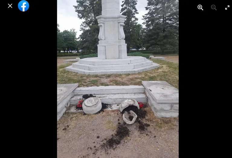 Rakveres vandaalitseti punamonumendi juures.