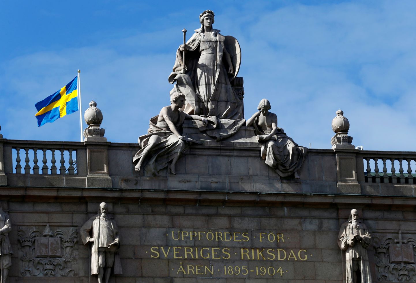 Rootsi lipp parlamendihoonel Stockholmis.
