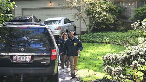 FIB veic kratīšanu Trampa bijušā padomnieka Boltona mājā