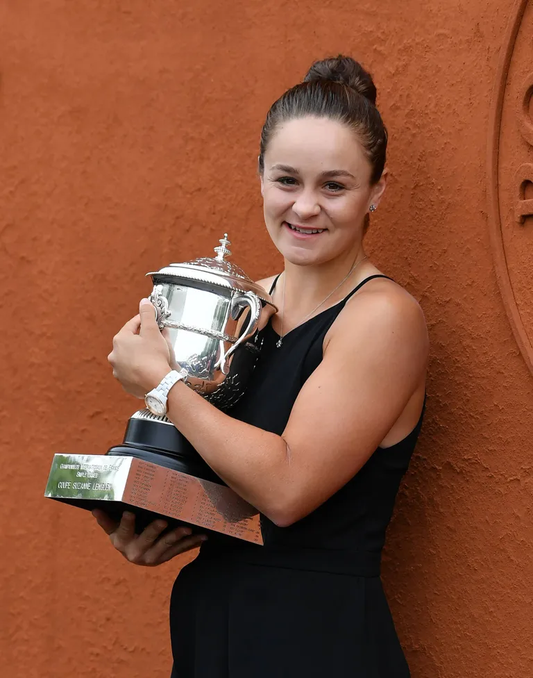 Asleigh Barty 2019 Roland Garrose trofeega.