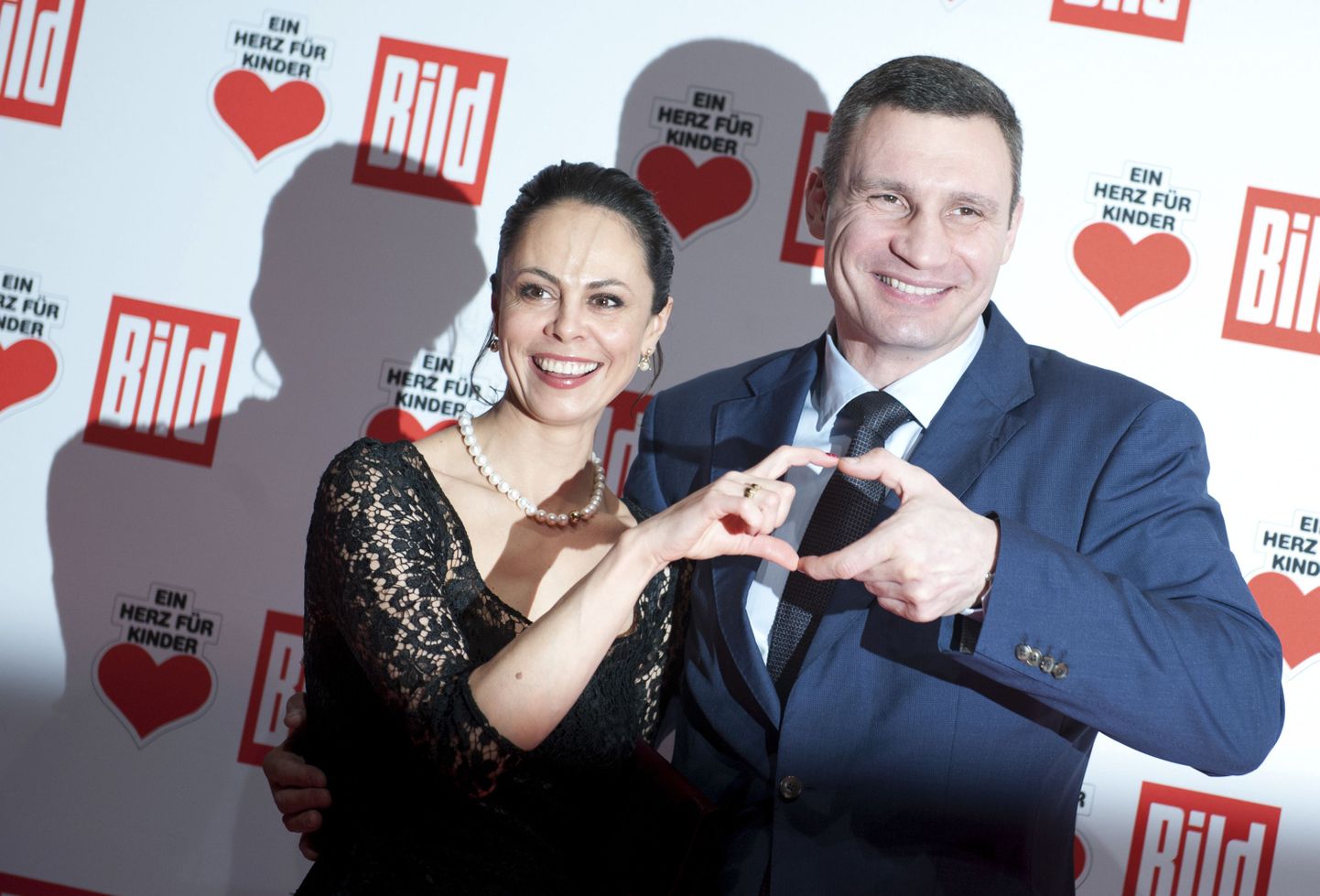 Kiievi linnapea Vitali Klitško koos abikaasa Nataliaga 6. detsembril 2014 Berliinis toimunud heategevusüritusel.