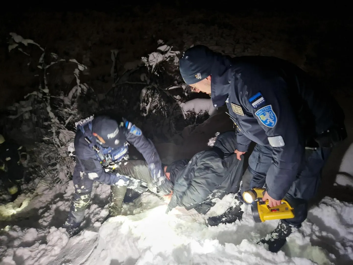 Öösel teelt eksinud mees päästeti mülkast.