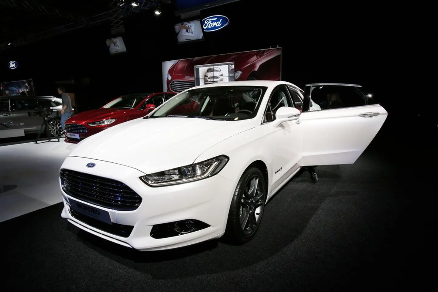 Ford hakkab Mondeot pakkuma ka kolmesilindrilise üheliitrise mootoriga.