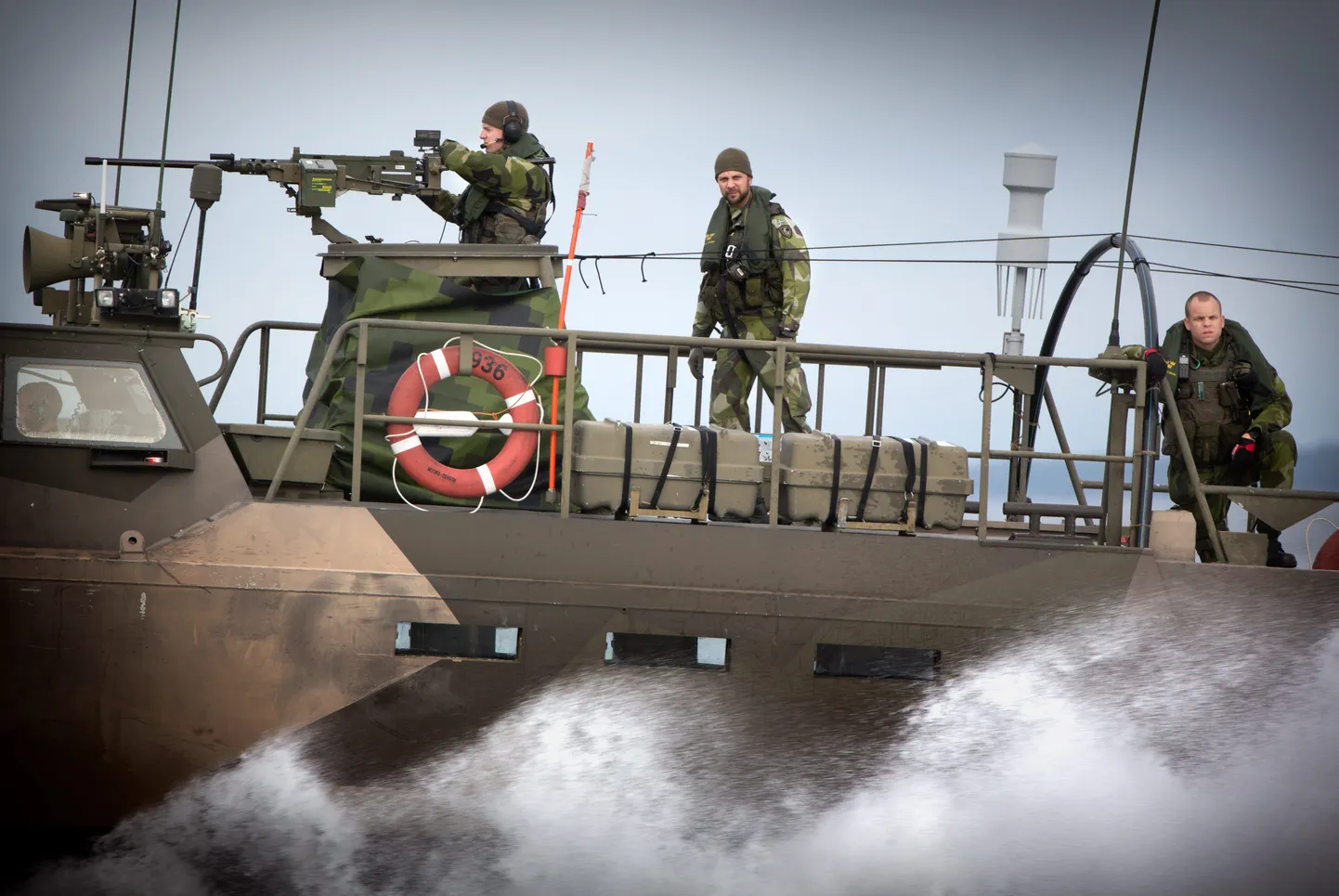 Rootsi mereväelased 21. oktoobril Stockholmi arhipelaagis otsingutes.