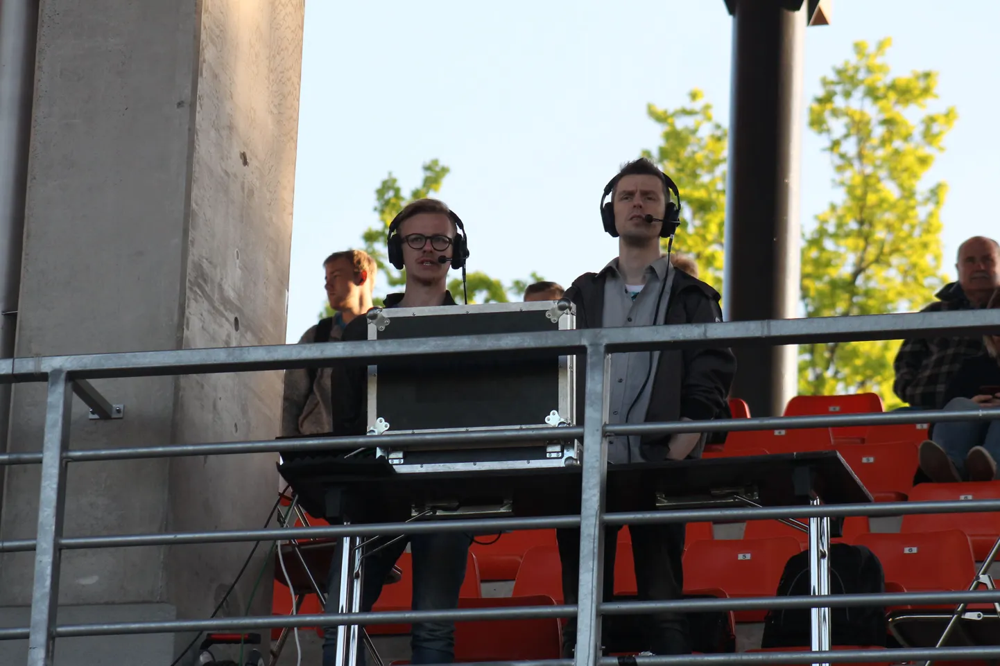 Kristjan Jaak Kangur ja Jonas Grauberg Eesti meistriliiga kohtumist kommenteerimas.