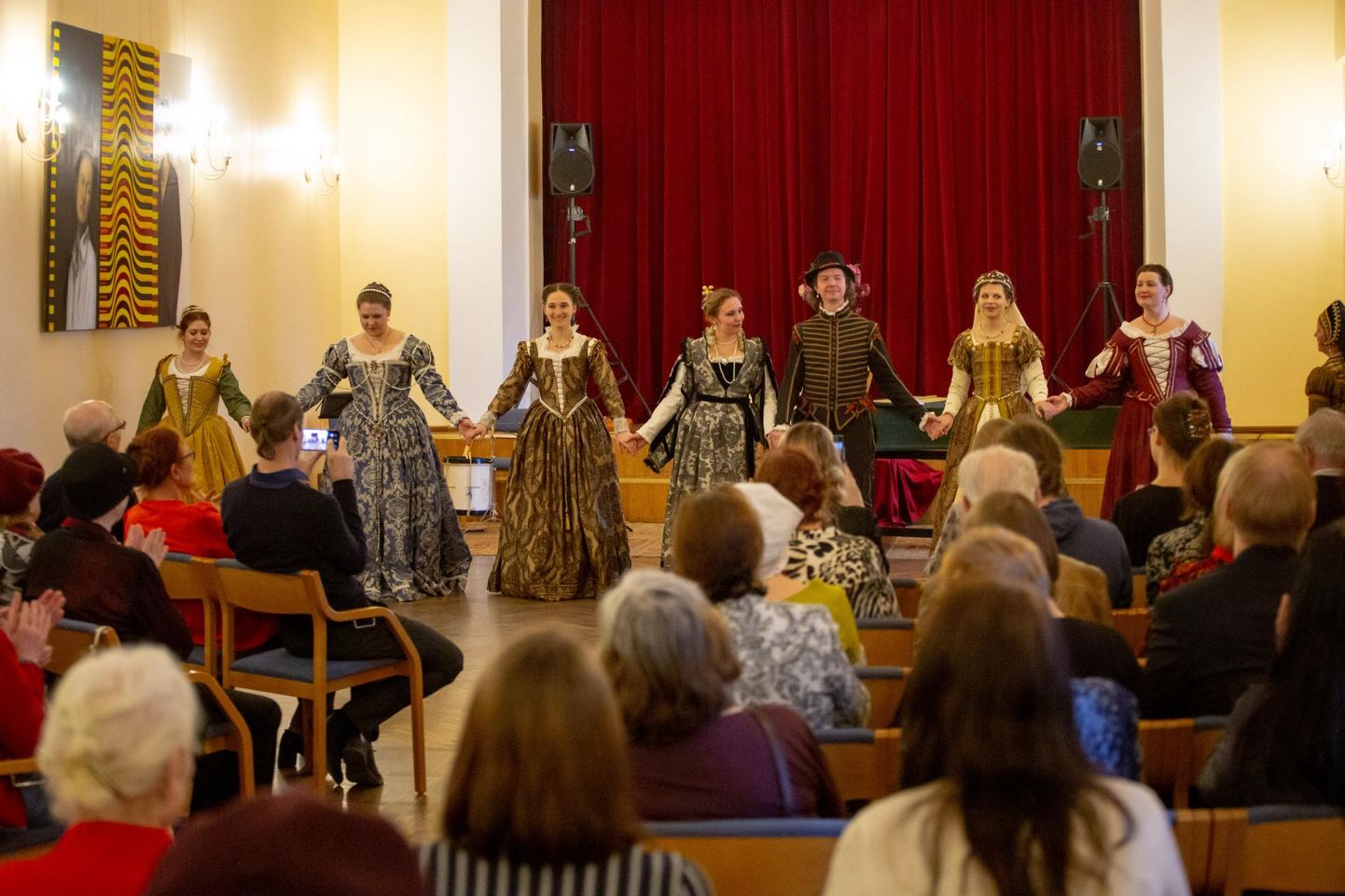 Kontserdil “Rakvere renessanss” esitati kauneid ajaloolisi tantse.