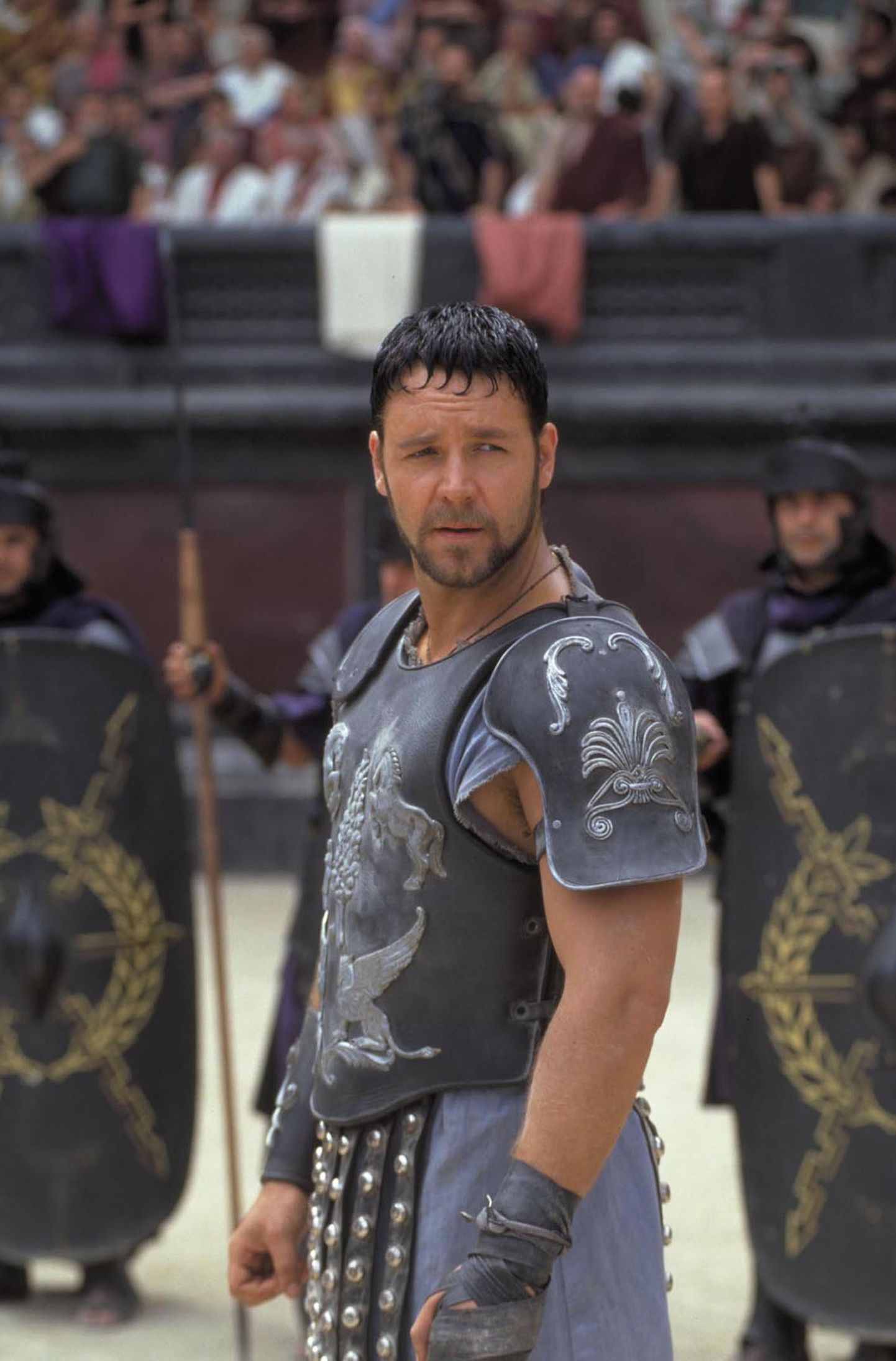 Russell Crowe 2000. aasta filmis «Gladiaator» Vana-Rooma kindrali Maximus Decimus Meridiusena, kellest sai gladiaator.