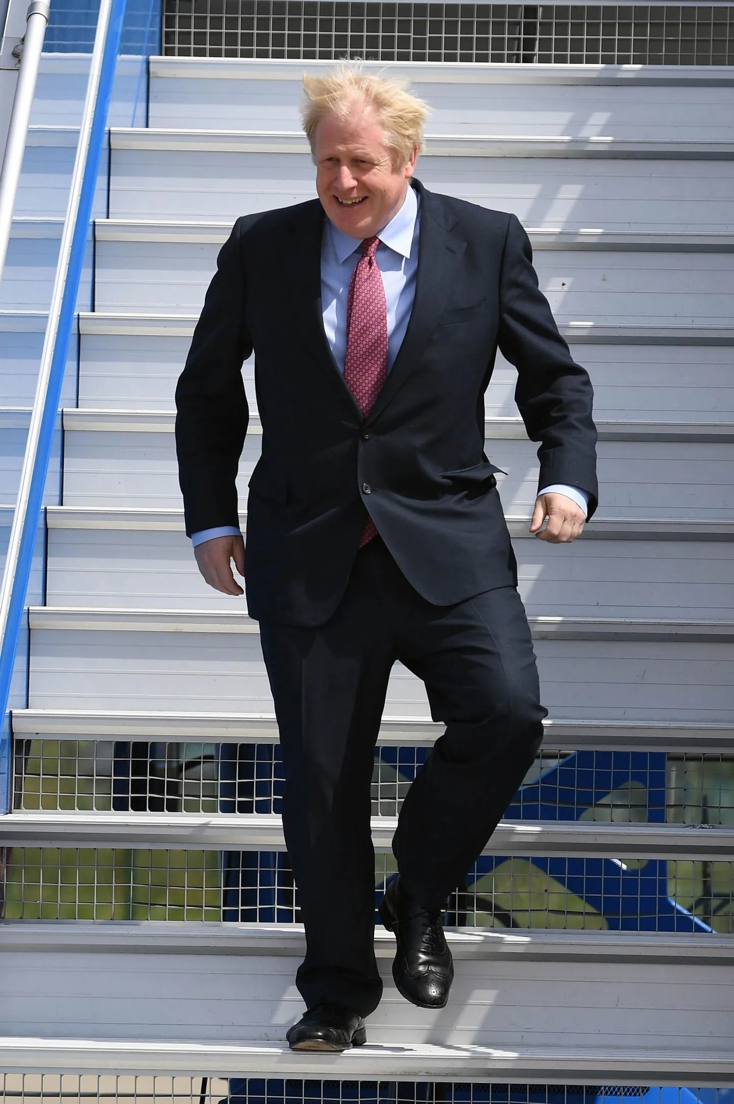 Briti peaministri Boris Johnsoni vastased süüdistasid teda demokraatia ründamises.