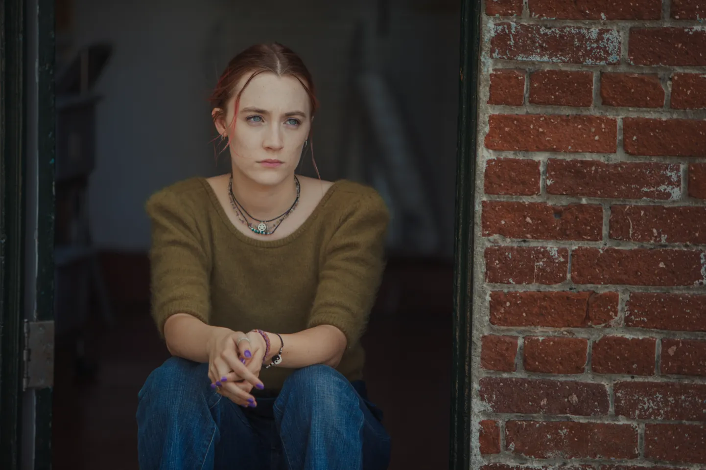 Christine aka «Lady Bird» (Saoirse Ronan) on 17-aastane, suurte unistuste, provintsikompleksi ja kergelt boheemlasliku ellusuhtumisega.