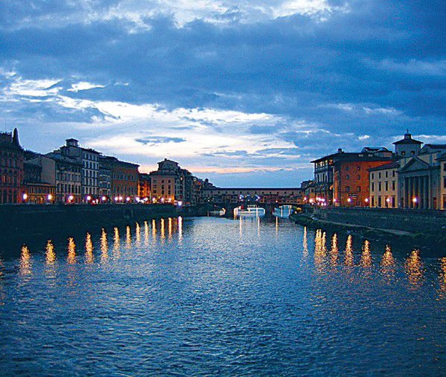 Õhtune vaade Ponte Vecchiole.