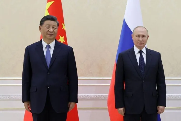 Главы КНР и России.