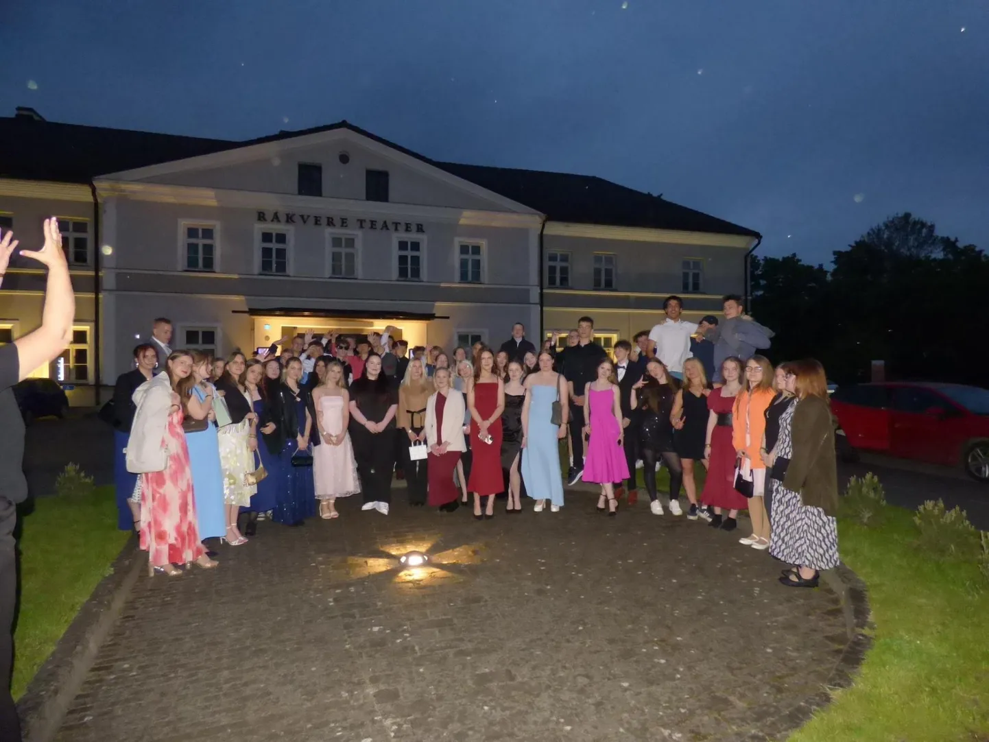 Rakvere koolide 9. klasside õpilased tähistasid üheskoos kooliaasta lõppu.