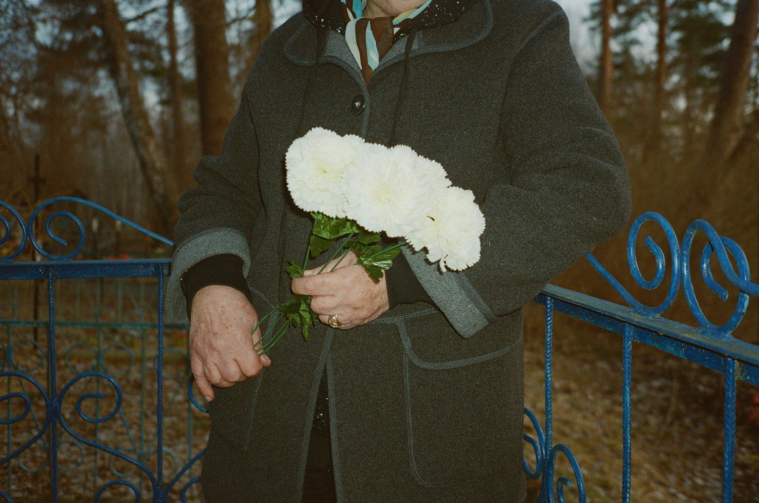 Diana Tamane. Lillesmuugeldaja. Цветочница-контрабандистка. Flower Smuggler, 2016-2019.