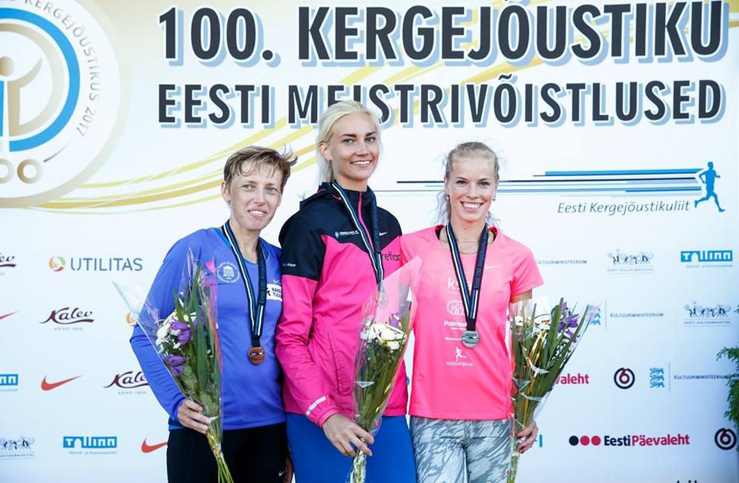 Eesti meistrivõistluste 1500 m jooksu medalikolmik. Vasakult Jekaterina Patjuk (pronks), Liina Tšernov (kuld) ja Kelly Nevolihhin (hõbe).