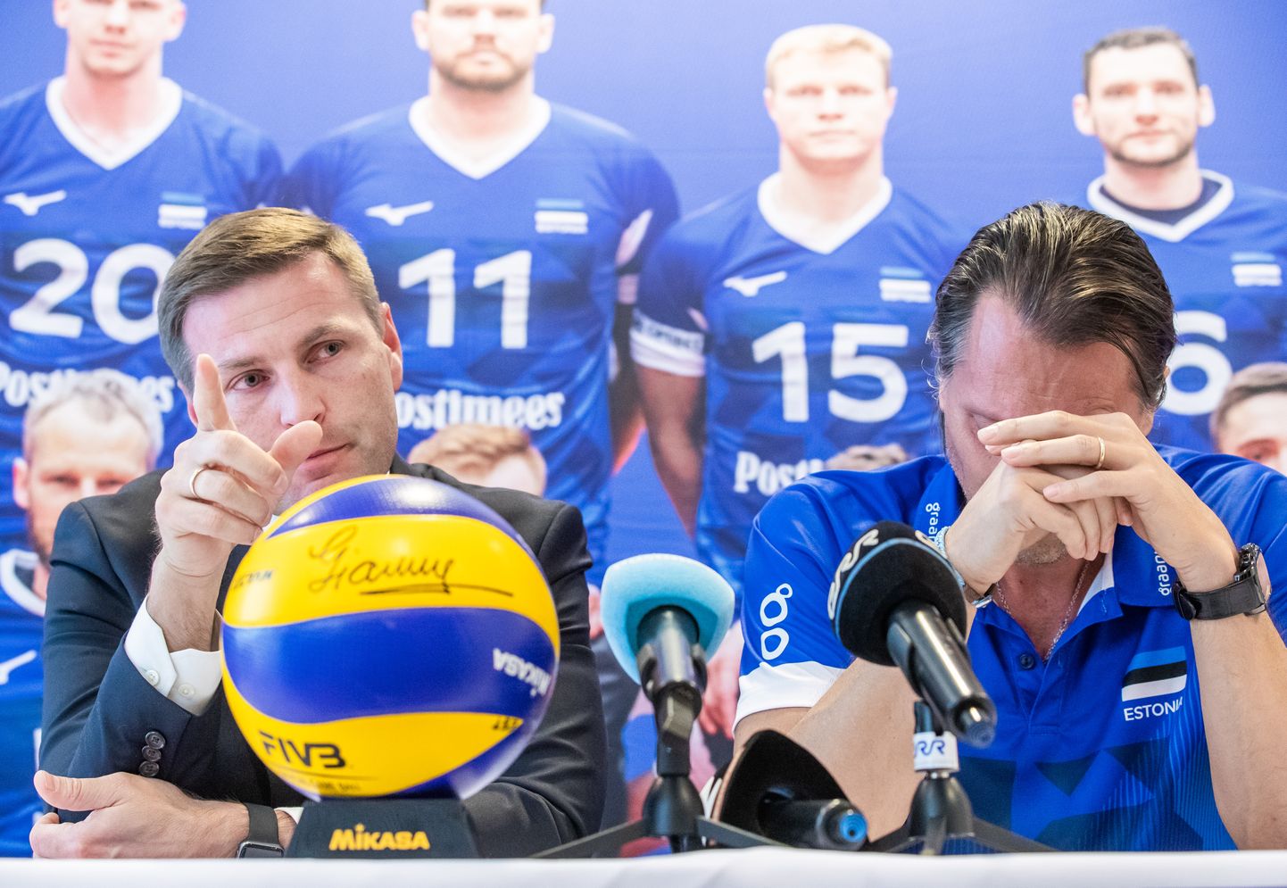 Kolme kuu eest jättis Hanno Pevkur (vasakul) hüvasti Gheorghe Cretuga. Kellest saab rumeenlase mantlipärija Eesti meeste koondise eesotsas?