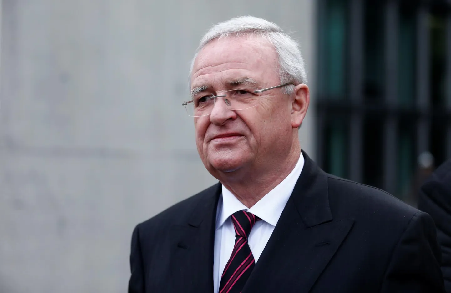 Autohiid Volkswagen taotleb endiselt tegevjuhilt Martin Winterkornilt seoses diislipettuse skandaaliga üle miljardi euro valuraha.