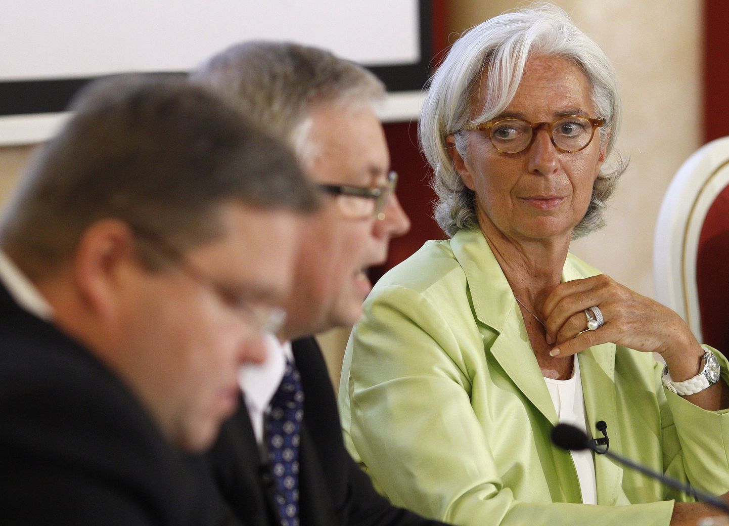 IMFi juht Christine Lagarde (paremal) Leedu rahandusministri ja pangajuhtidega kohtumisel 2013 suvel.