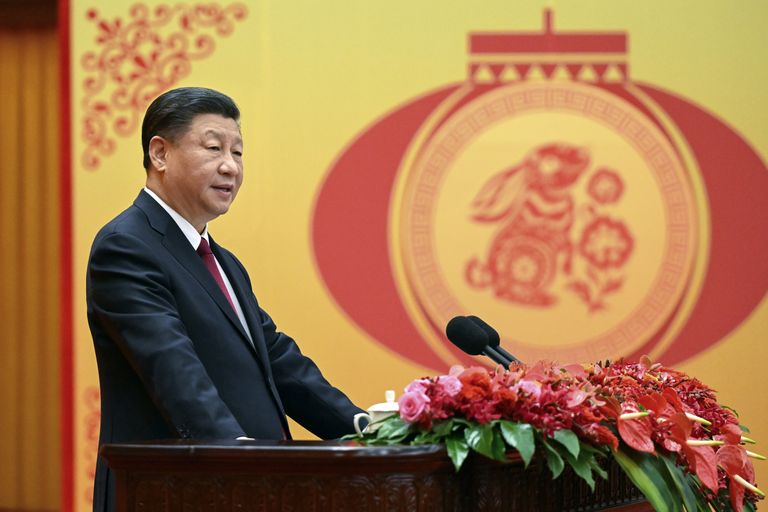 Председатель КНР Си Цзиньпин произносит речь на приеме в честь Праздника Весны в Большом зале народных собраний в Пекине 20 января 2023 года.