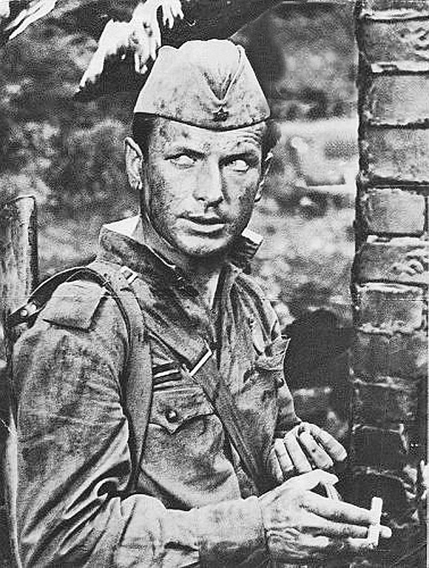 Rudolf Allabert filmis «Inimesed sõduri­sinelis».