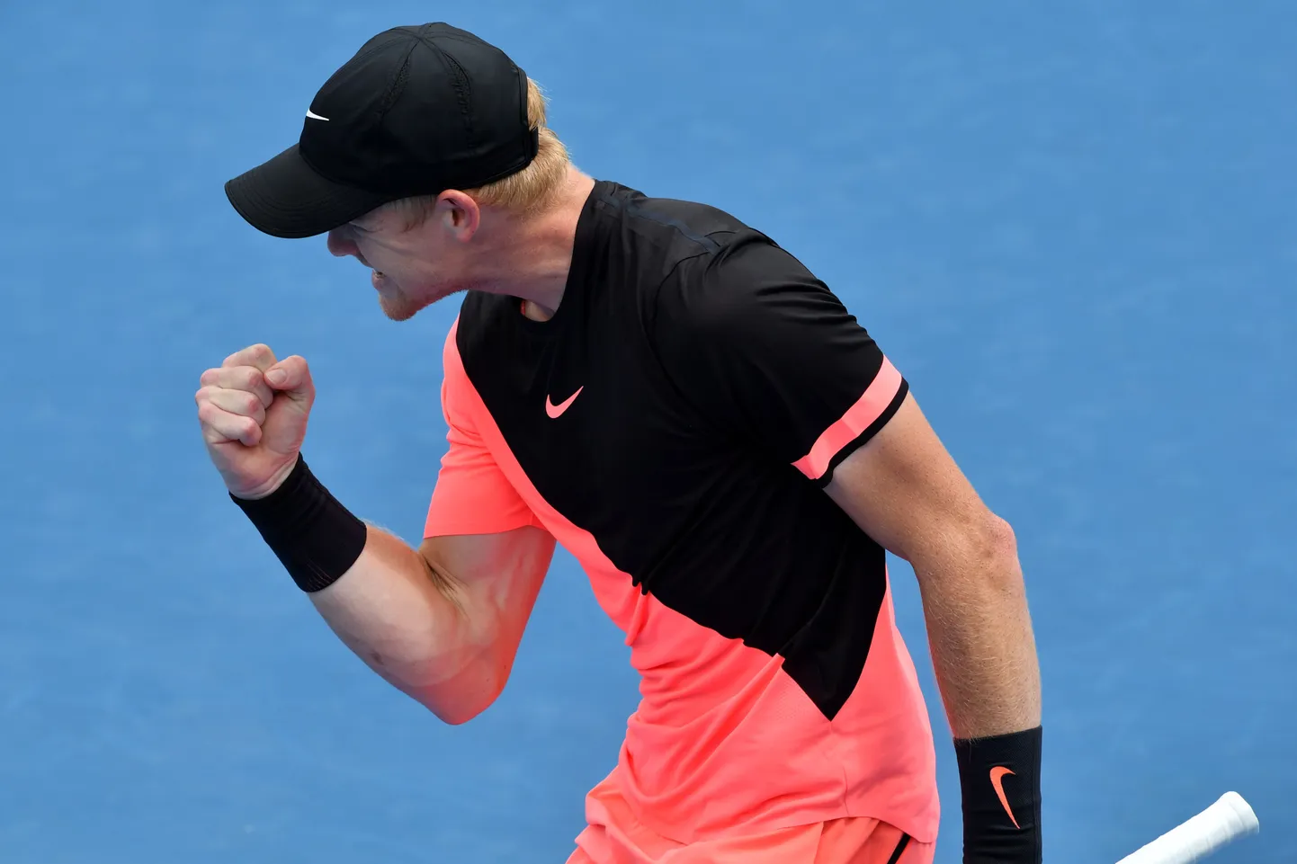 Kyle Edmund rõõmustab võidu üle.