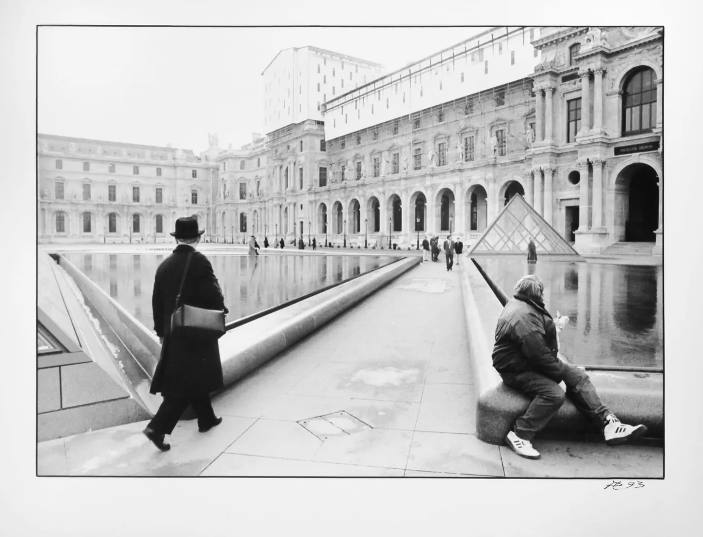 Foto Peeter Langovitsi näituselt «Tagasivaade – Pariis 1991, 1992»