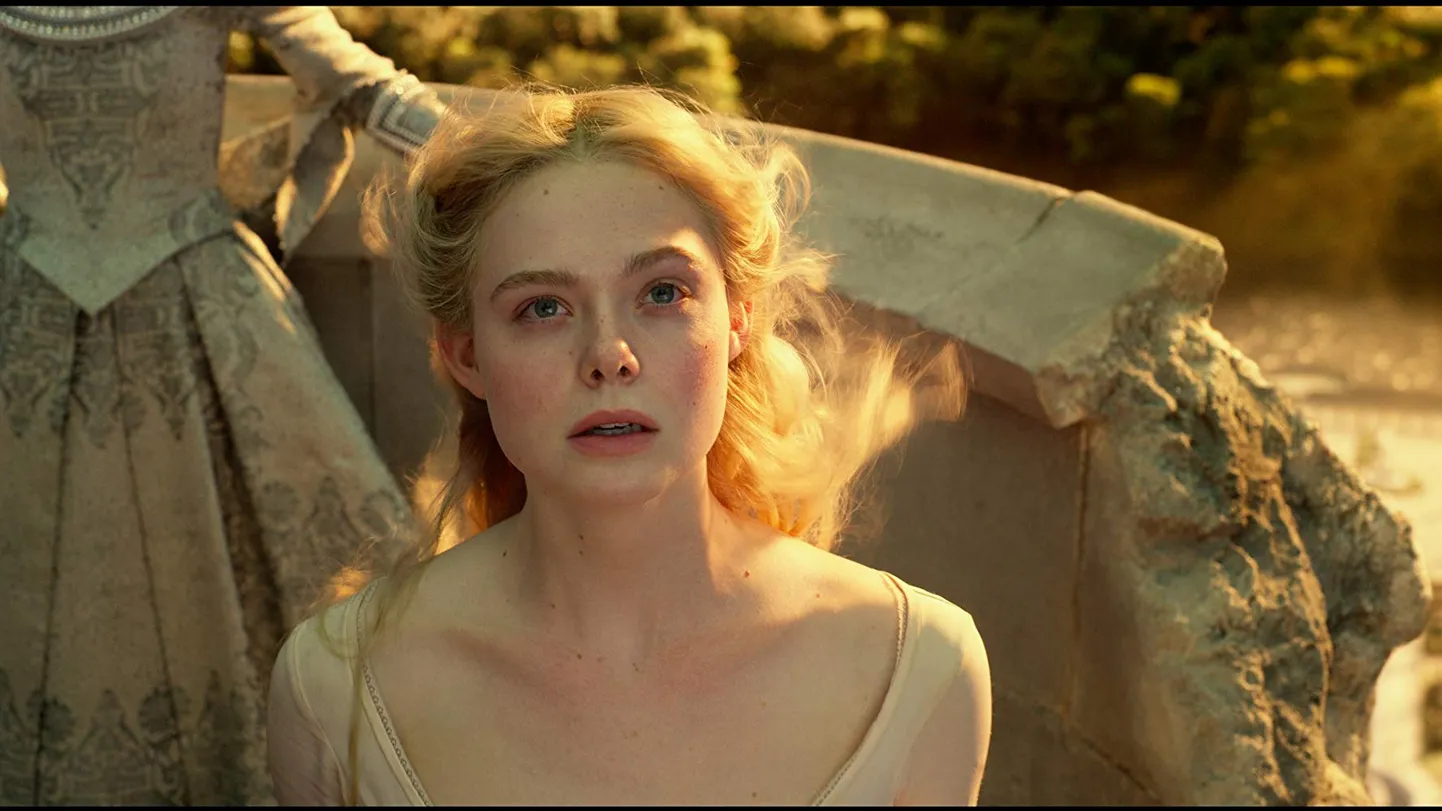Elle Fanning (Aurora) filmis «Pahatar: Kurjuse emand»