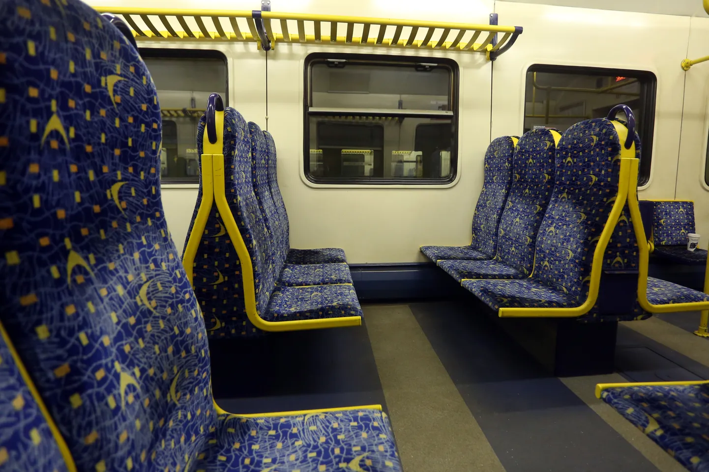 Pasažieru vilciens Rīgas Centrālajā dzelzceļa stacijā. Ilustratīvs attēls.