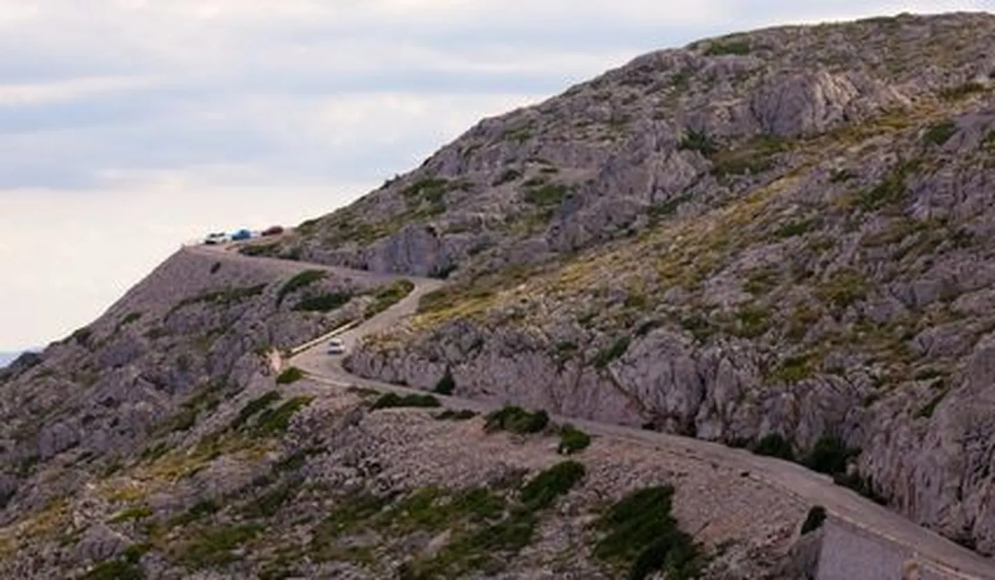 Kaljult autoga alla sööstnud hispaanlane jäi ellu