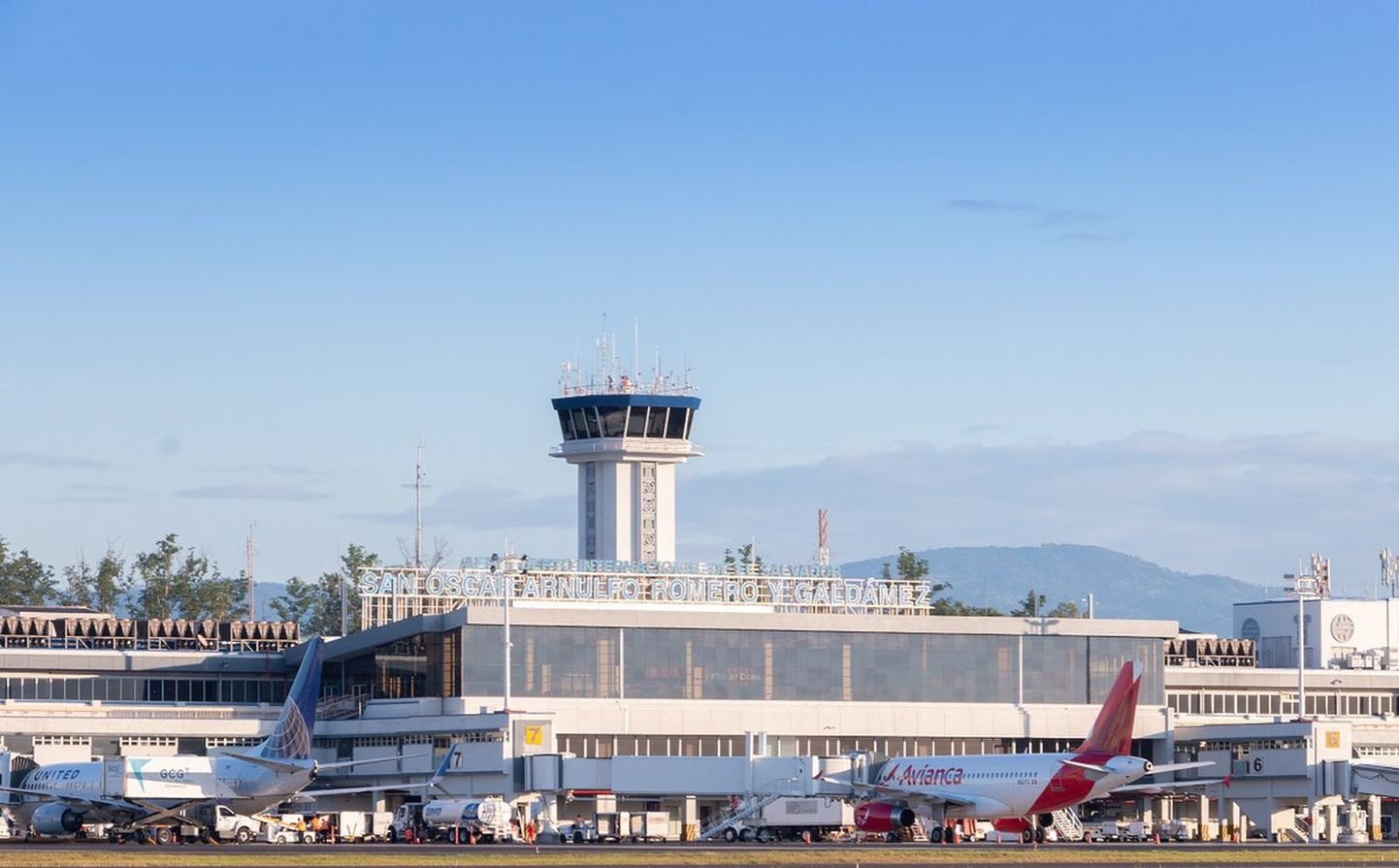 Avianca on El Salvadoris tähtsaim lennuühenduste pakkuja.