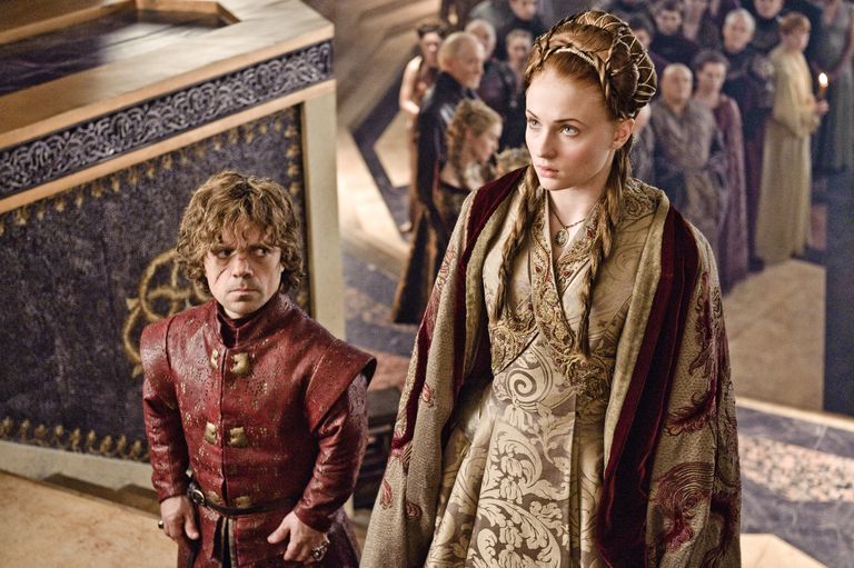 Kaader seriaalist «Troonide mäng». Pildil Peter Dinklage Tyriona Lannisteri ja Sophie Turner Sansa Starkina