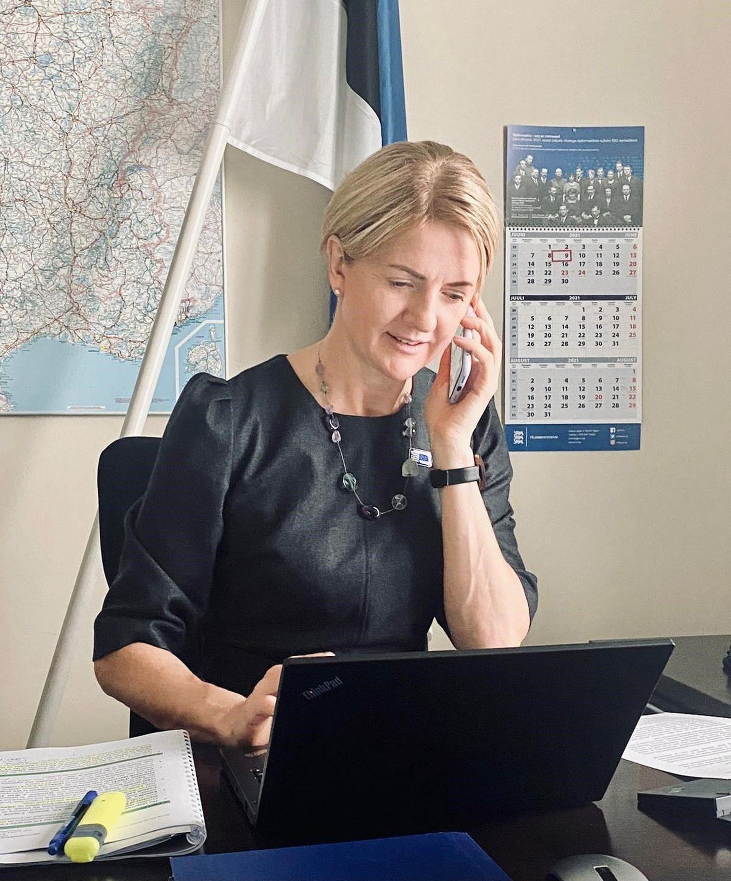 Välisminister Eva-Maria Liimets on üks neist paljudest, kes on valmis võtma endale noore töövarju.