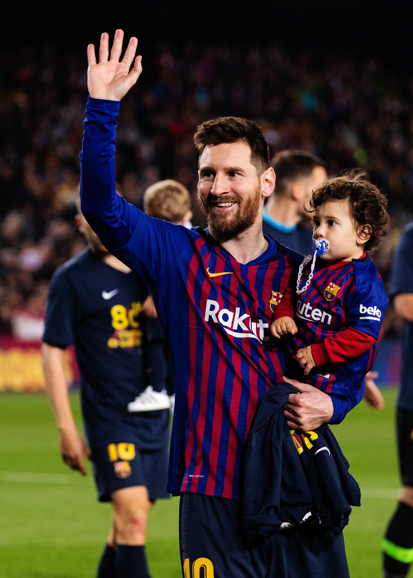 Lionel Messi oma poja Ciroga tähistamas Hispaania meistritiitlit.