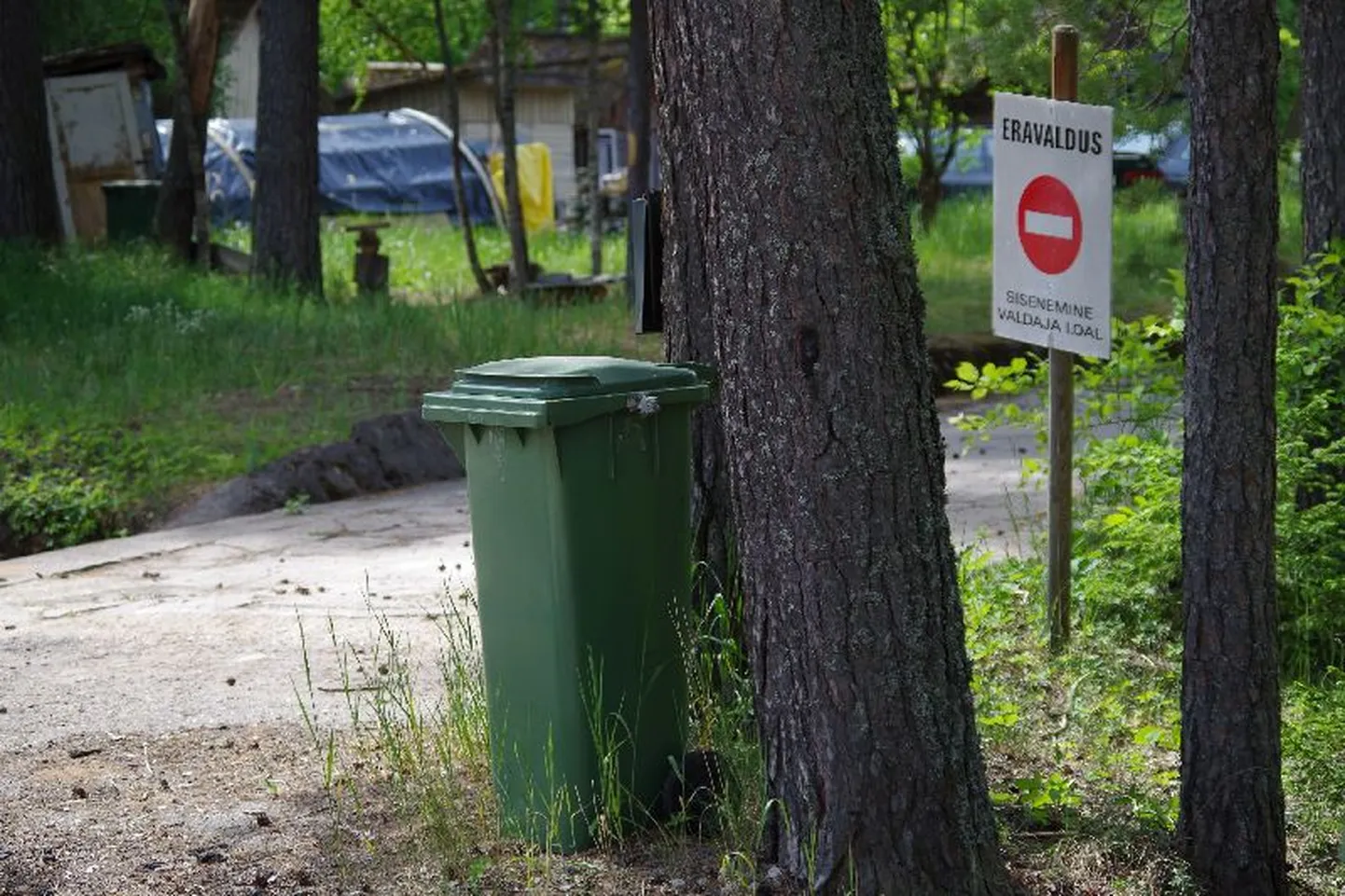 Prügikast. Foto on illustratiivne.