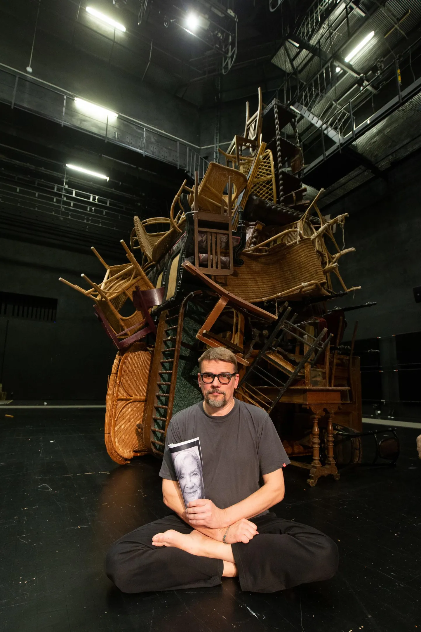 Andres Noormetsa lavastuses «Ruth» kohtuvad psühholoogiline teater ja tegevuslik improvisatsioon. Laval saab näha ka viimati mainitud etendamissuuna loojat Ruth Zaporah’d.
