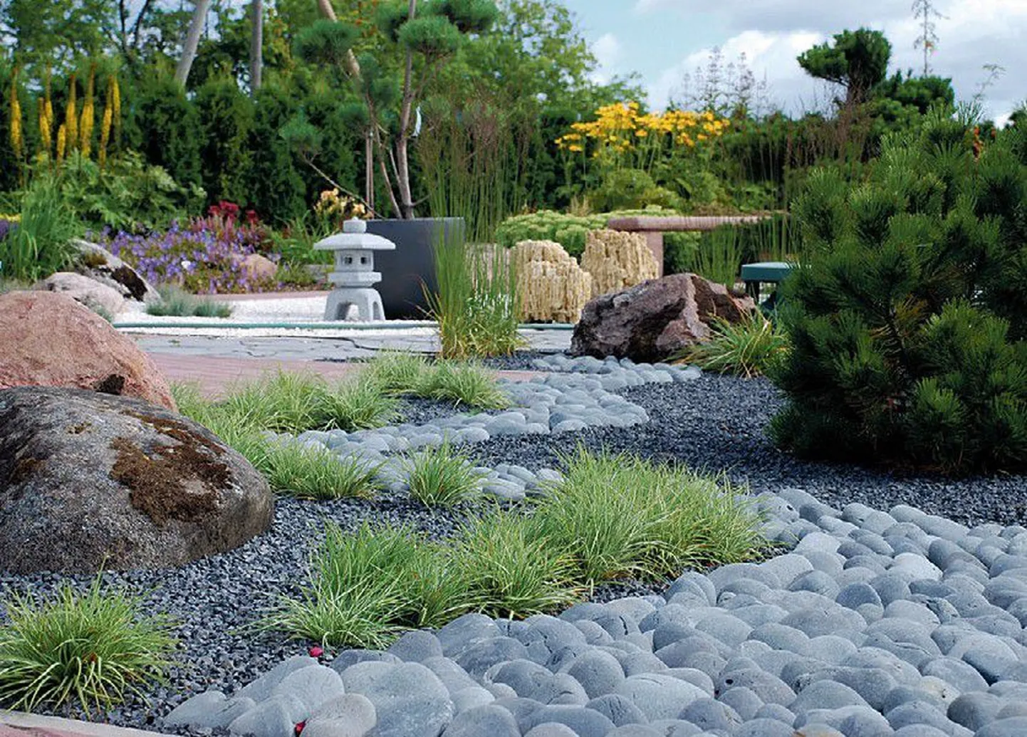 Jaapani aed pakub harmooniat, rahulikku ja väljapeetud vormi.