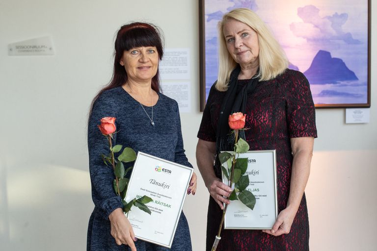 Jõhvi vallavalitsuse sotsiaalteenistus esitas konkursile kaks töötajat: Moonika Räitsaku ja Ene Eljase, kellel on sotsiaaltöös pikk ja väärtuslik kogemus.
