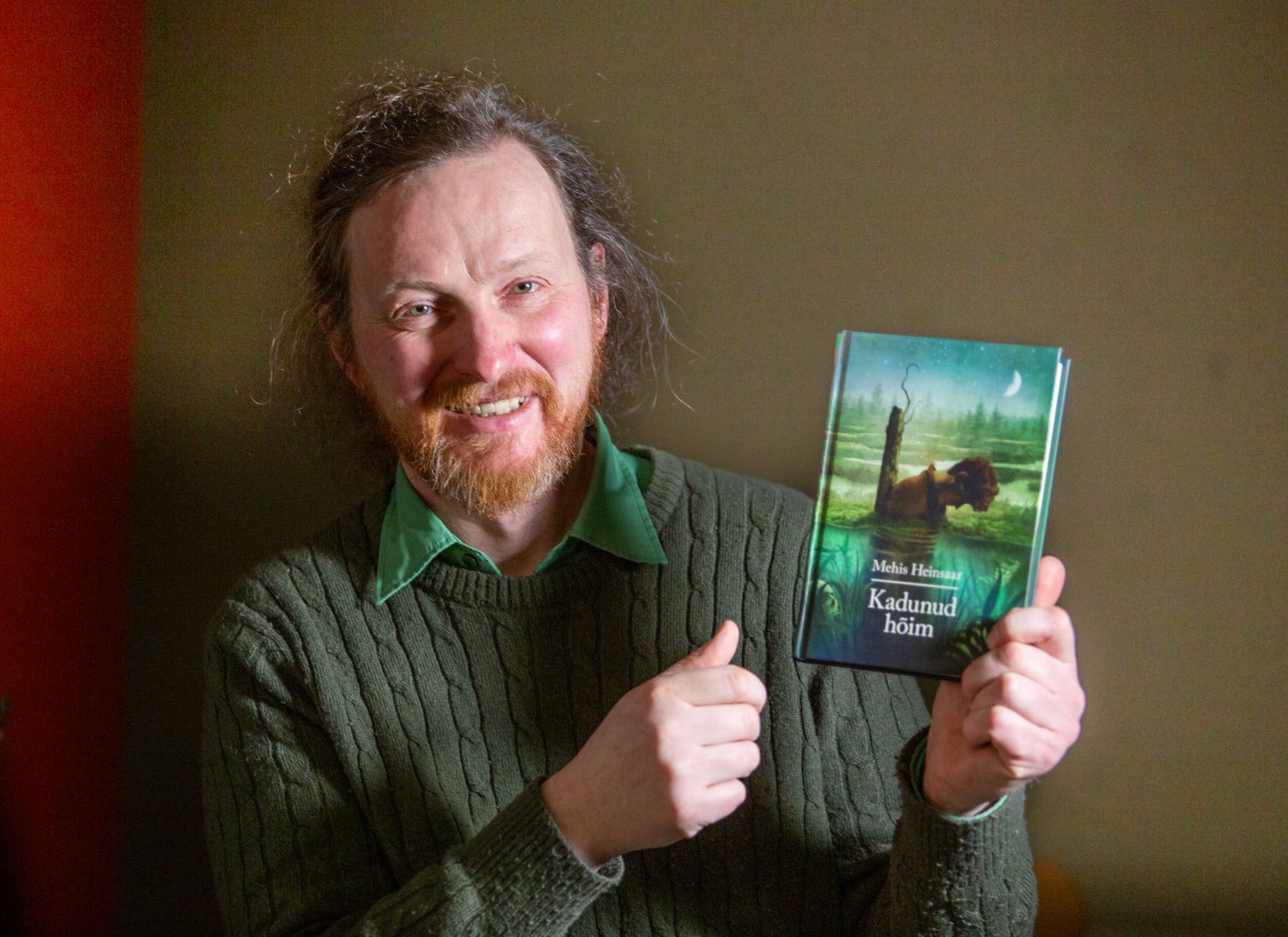 Mehis Heinsaar tutvustab oma värskeimat raamatut.