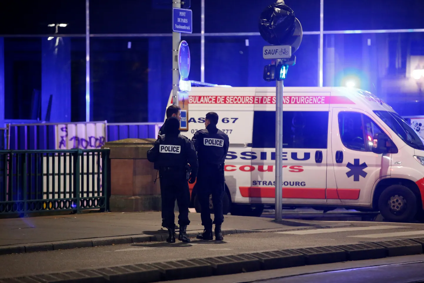 Policija Strasbūras centrā, kur nogalināts viens un ievainoti seši cilvēki.