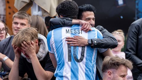 VIDEO ⟩ Miks koguneb rahvamass Telliskivisse? «Äge on vaadata Argentina fänne nutmas!»