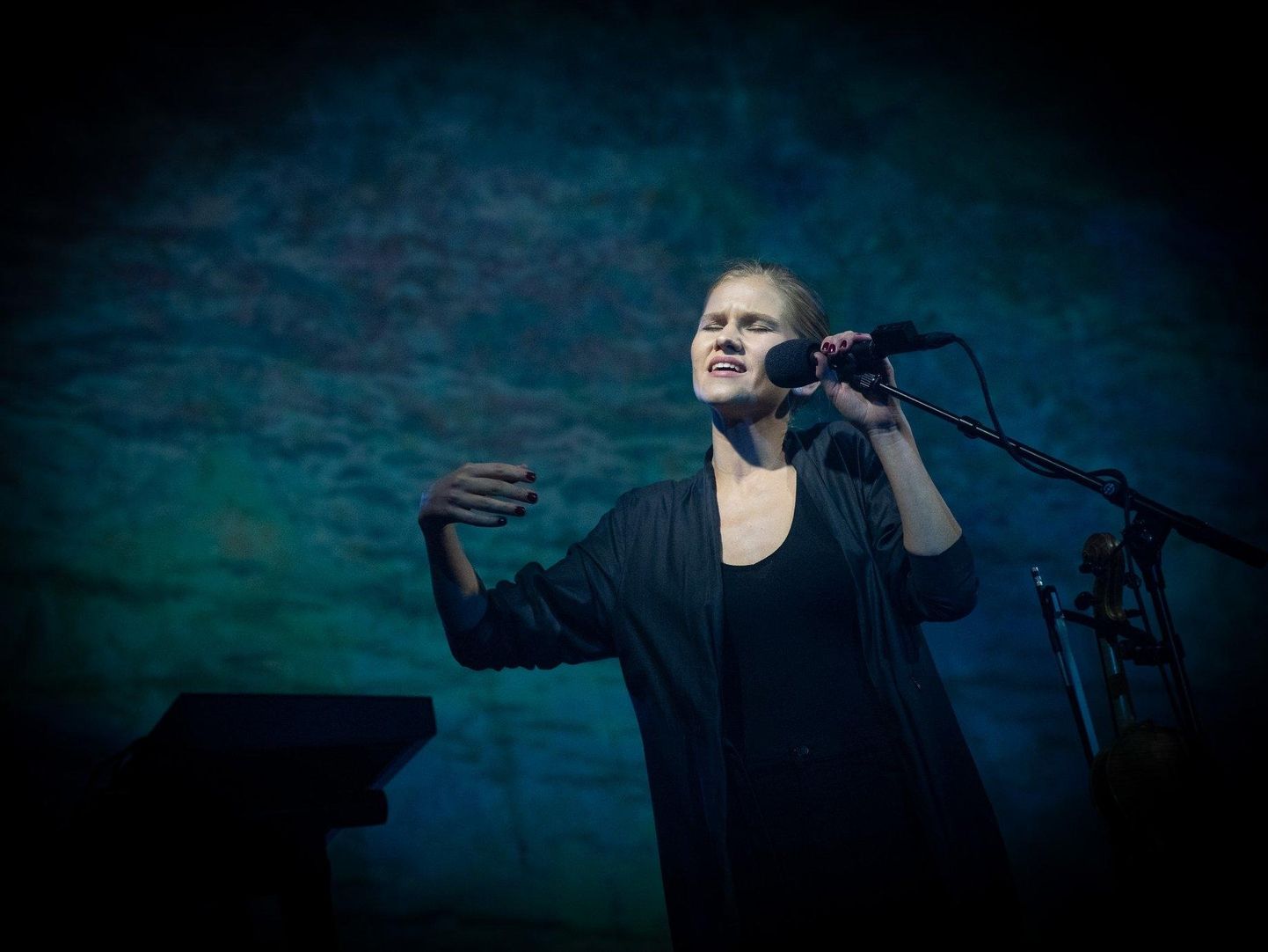 Maarja Nuut möödunud nädala reedel ööklubis HALL «Muunduja» plaadiesitluskontserdil.
