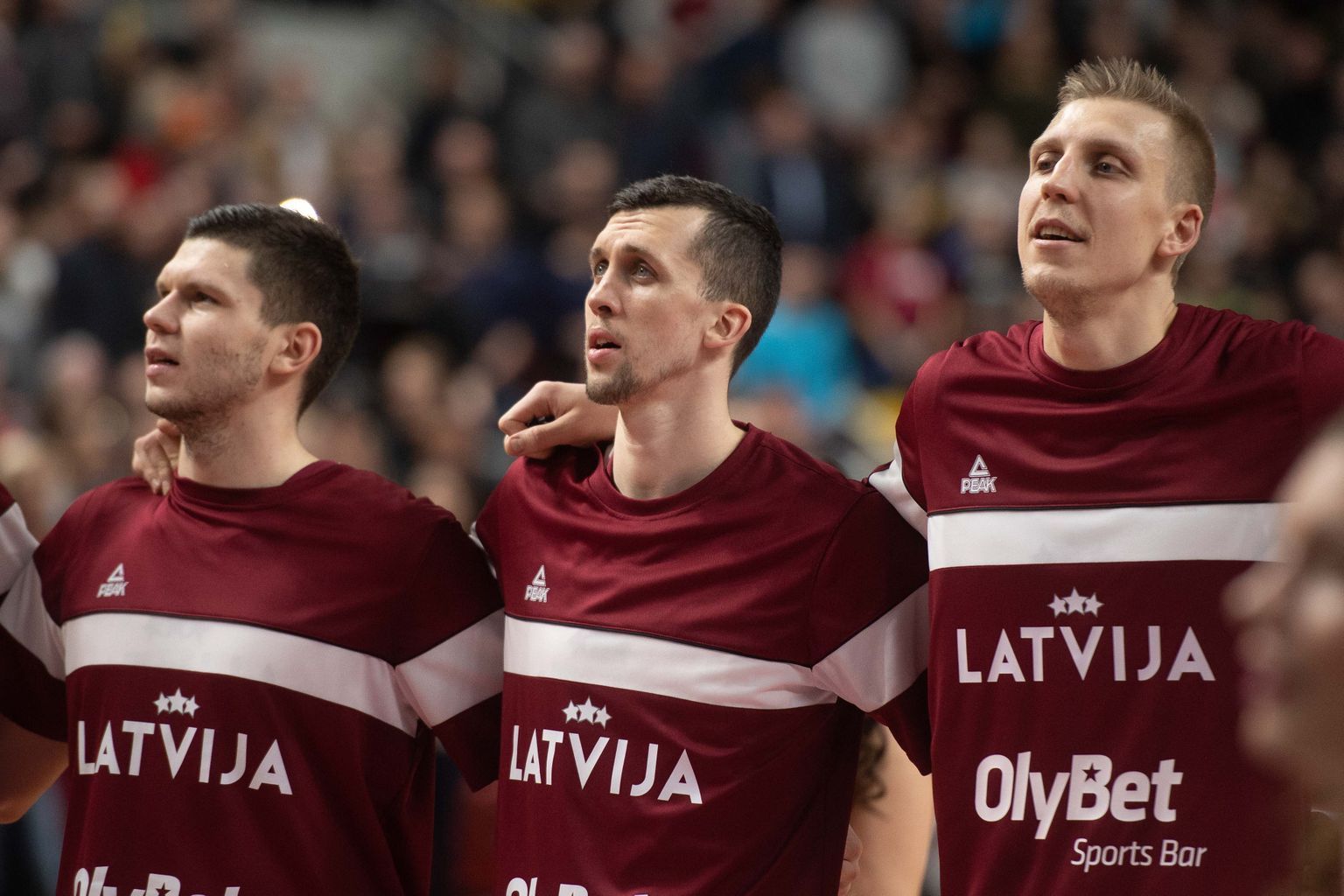 Latvijas izlases basketbolisti - Rihards Lomažs, Artis Ate un Mareks Mejeris