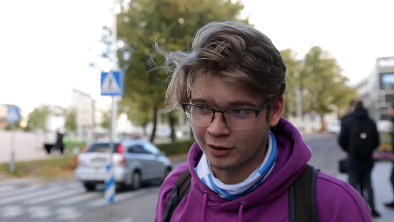 Роман.