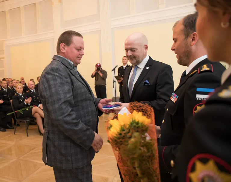 : PÄÄSTETEENISTUSE AUMÄRKIDE PIDULIK ÜLEANDMINE : TALLINN, EESTI : 11SEP18Päästeteenistuse aumärkide pidulik üleandmine. Pildil on Kalle Vaargas. lt/: Foto: LIIS TREIMANN