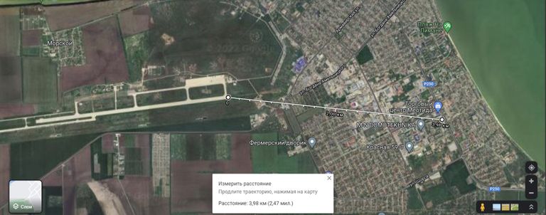 Расстояние от взлетной полосы военного аэродрома в Ейске до места падения самолета Су-34 на жилые дома 17 октября 2022 года.