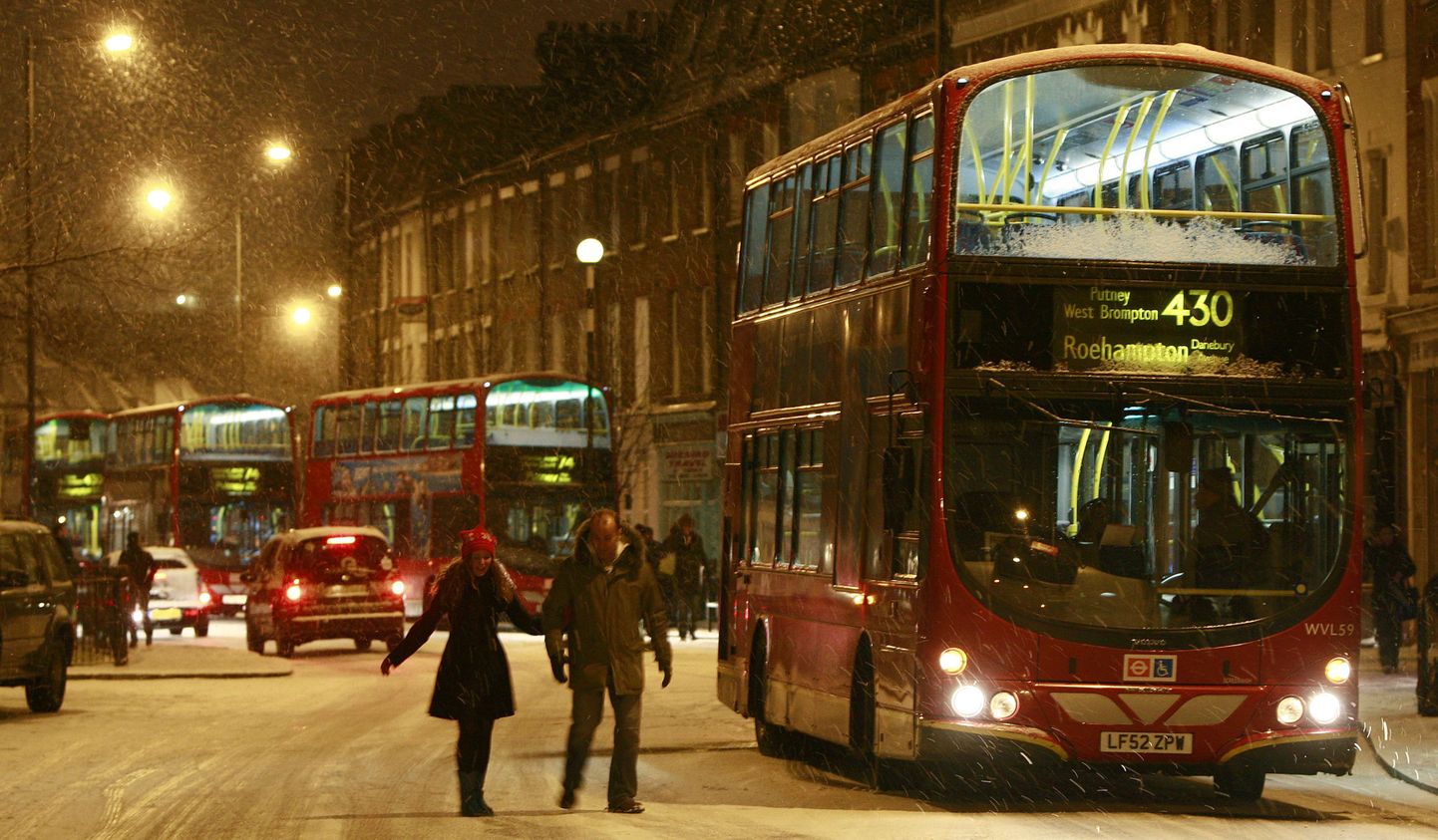 Bussid lumises Londonis täna hommikul